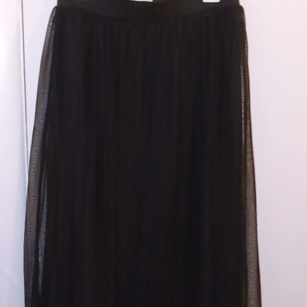 H&M Black, midi, skirt Size 8 NWT